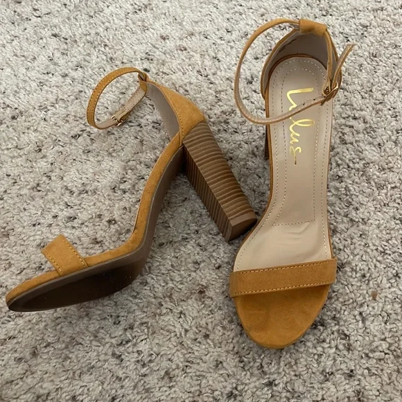 Lulu’s Heels size 7 - Picture 2 of 6